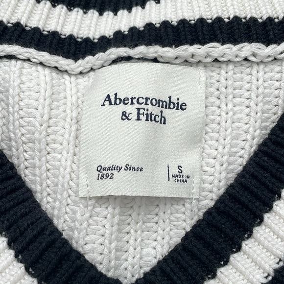 Abercrombie Varsity V Neck Sweater - Picture 3 of 3